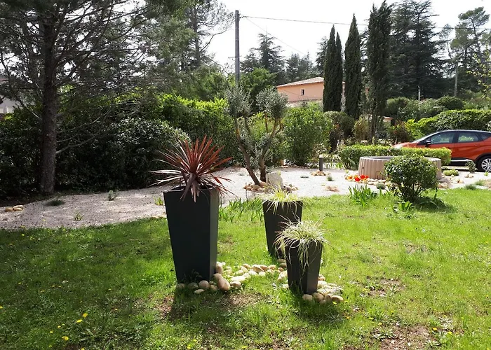 Hôtels avec Jacuzzi à Saint-Maximin