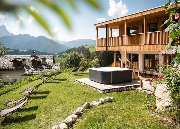 La Valle Hotel con Jacuzzi