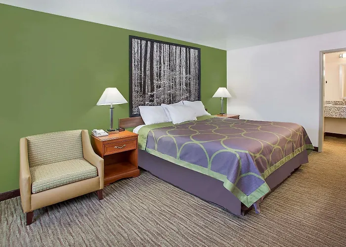Cave City Hotels With Jacuzzi in Room