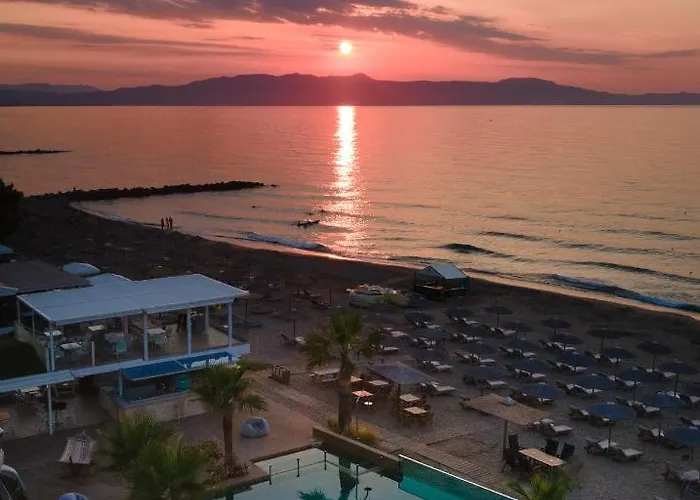Agia Marina Hotels mit Whirlpool
