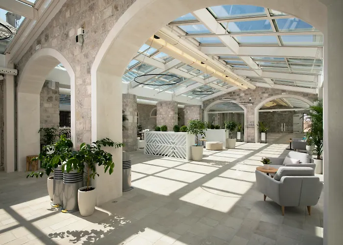 Hotels met Jacuzzi in Herceg Novi