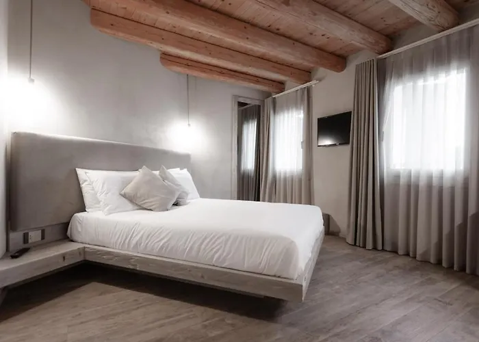 Valdobbiadene Hotels mit Whirlpool