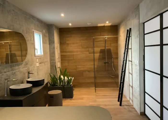 Hotels met Jacuzzi in Montélimar