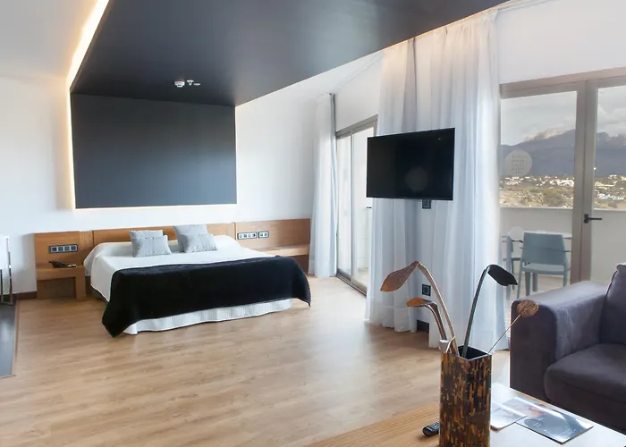 El Albir Hotell med Jacuzzi