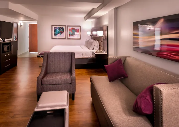 Beaumont Hotels With Jacuzzi in Room