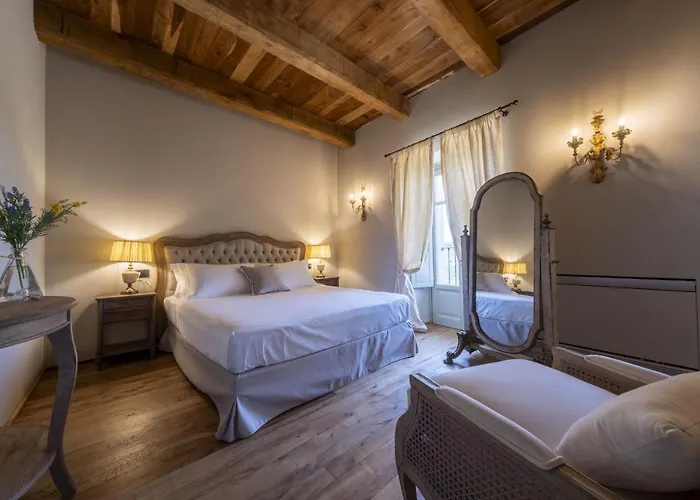 Monforte dʼAlba Hotels mit Whirlpool