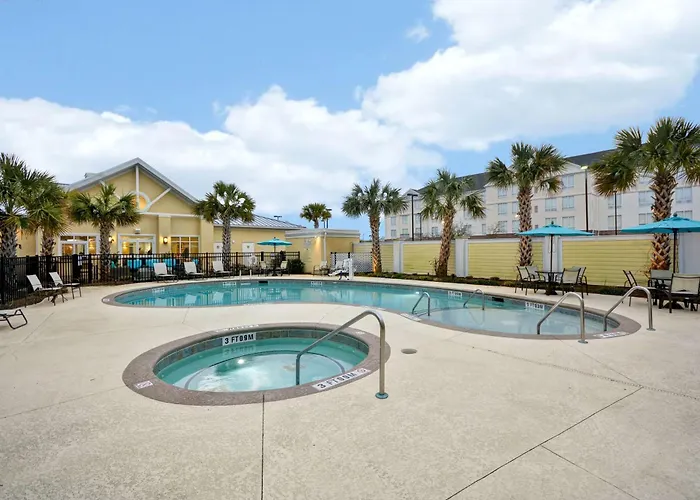 Wilmington Hotels With Jacuzzi in Room