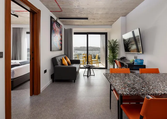 Hotels met Jacuzzi in Gzira