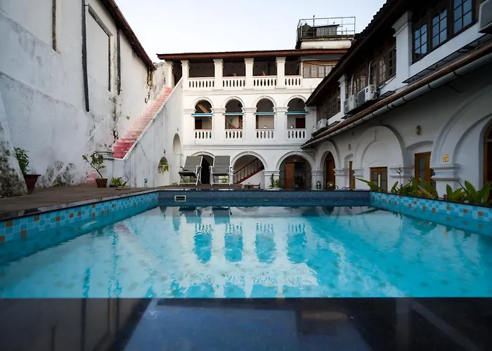 Kochi Hotel con Jacuzzi