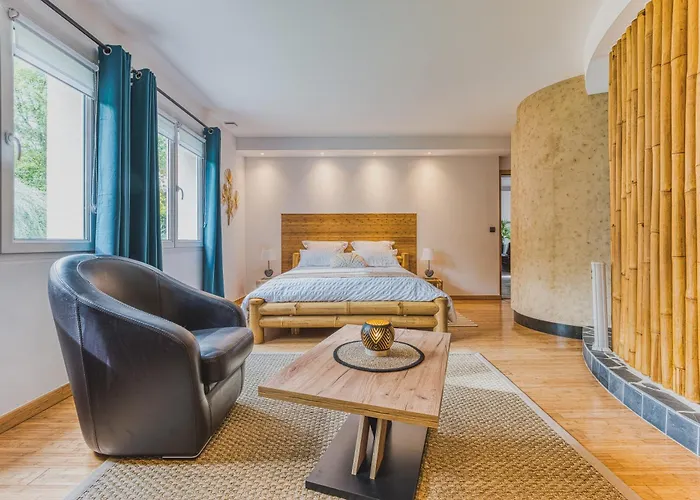 Hotels met Jacuzzi in Chessy (Seine-et-Marne)