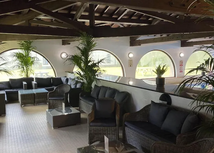 Crawley (West Sussex) Hotell med Jacuzzi