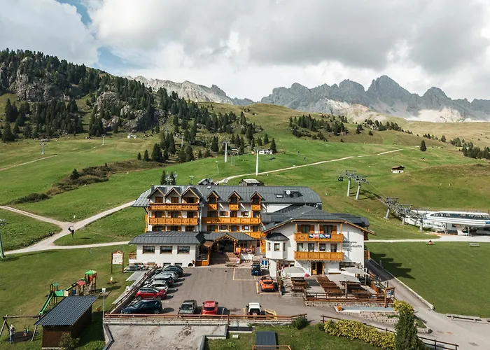 Passo San Pellegrino Hotel con Jacuzzi