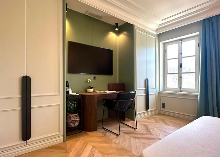 Hôtels Spa à Cavalière