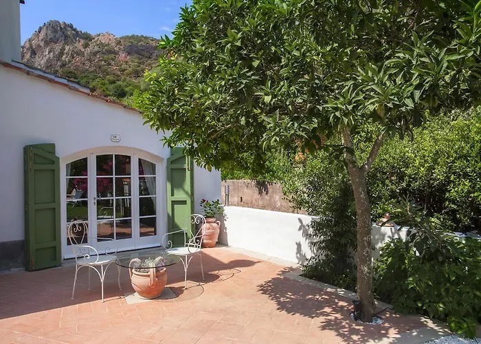 Hotels met Jacuzzi in Porto Azzurro