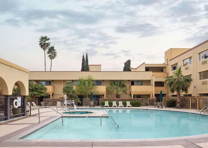 Tucson Hotell med Jacuzzi