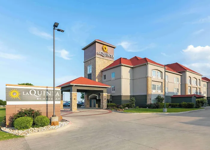 Round Rock Hotels With Jacuzzi in Room