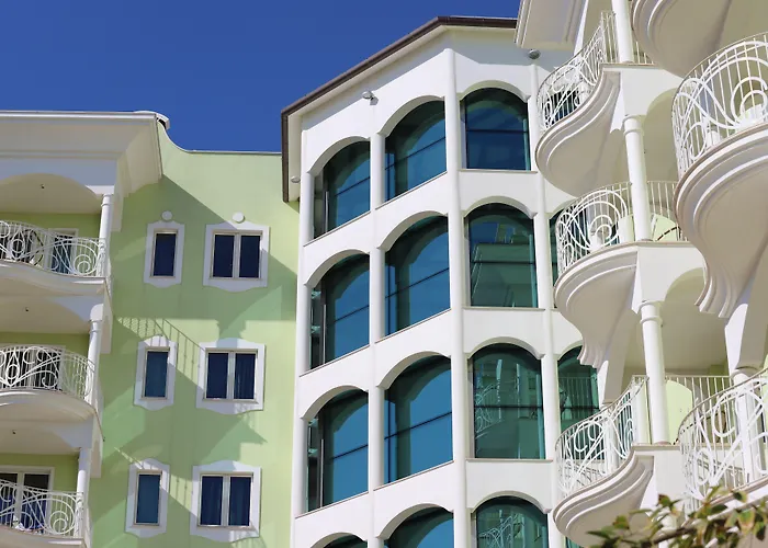 San Benedetto del Tronto Hotels mit Whirlpool