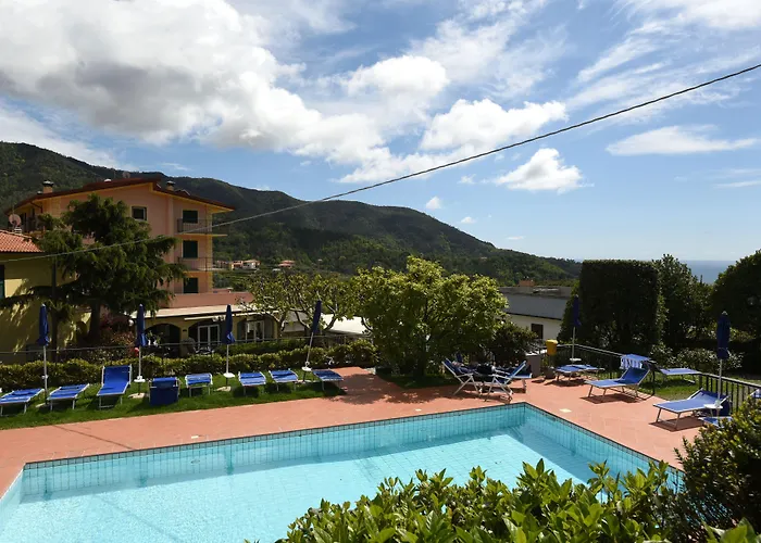 Moneglia Hotels mit Whirlpool