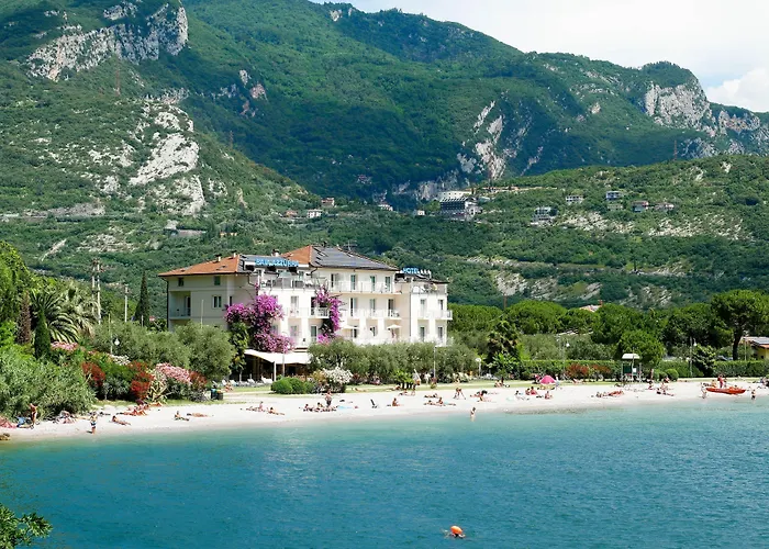 Torbole Sul Garda Hotels mit Whirlpool