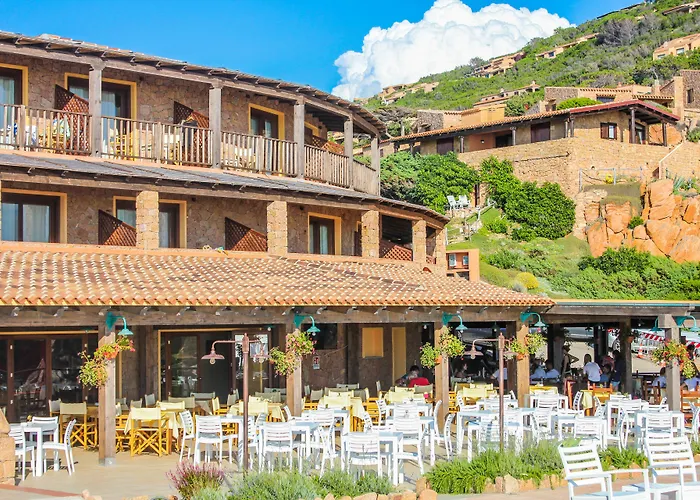 Hotels met Jacuzzi in Costa Paradiso