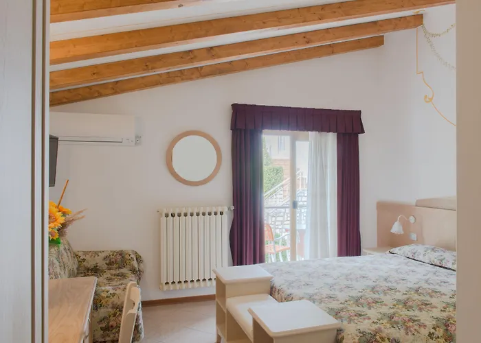 Tremosine Hotels mit Whirlpool