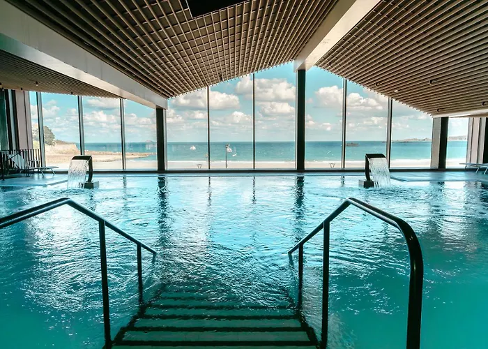 Perros-Guirec Hotels mit Whirlpool