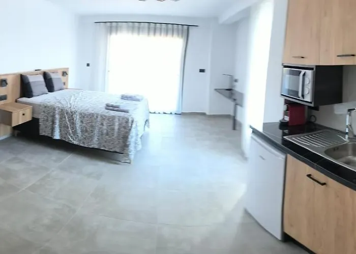 Nikiti (Sithonia) Hotels mit Whirlpool