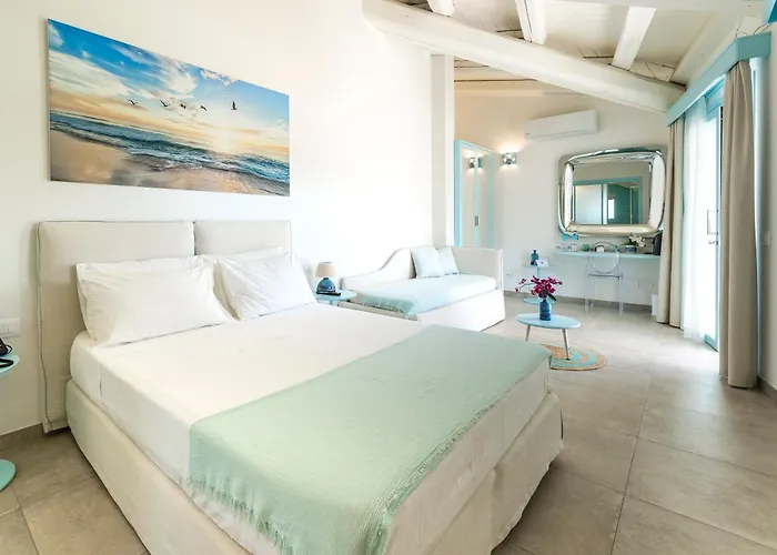 Santa Margherita di Pula Hotels mit Whirlpool