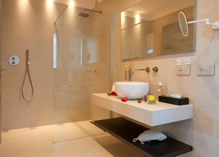 Hotels met Jacuzzi in Cannobio