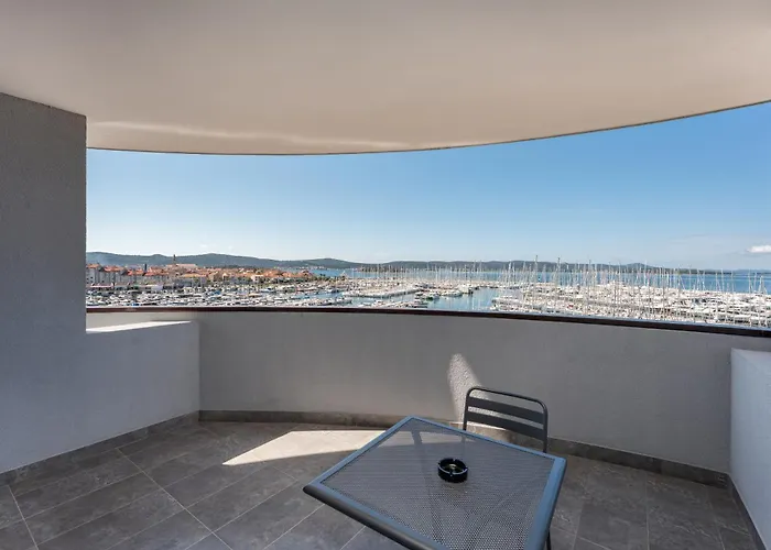 Biograd Na Moru Hotel con Jacuzzi