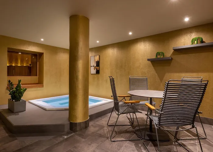 Reval Hotel con Jacuzzi