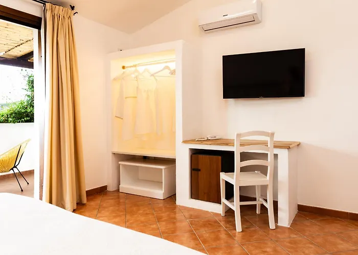 Baja Sardinia Hotels mit Whirlpool