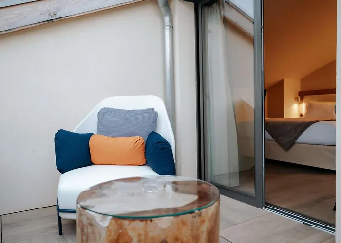 Lione Hotel con Jacuzzi